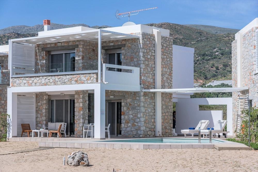 Cedar Bay Beachside Villas Palaiochora Dış mekan fotoğraf