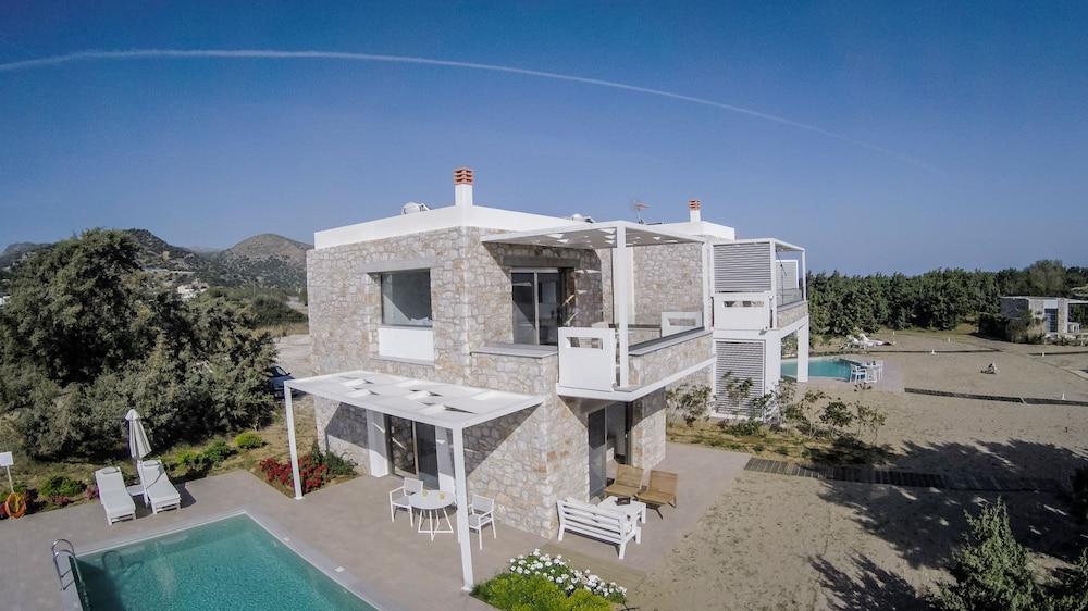 Cedar Bay Beachside Villas Palaiochora Dış mekan fotoğraf