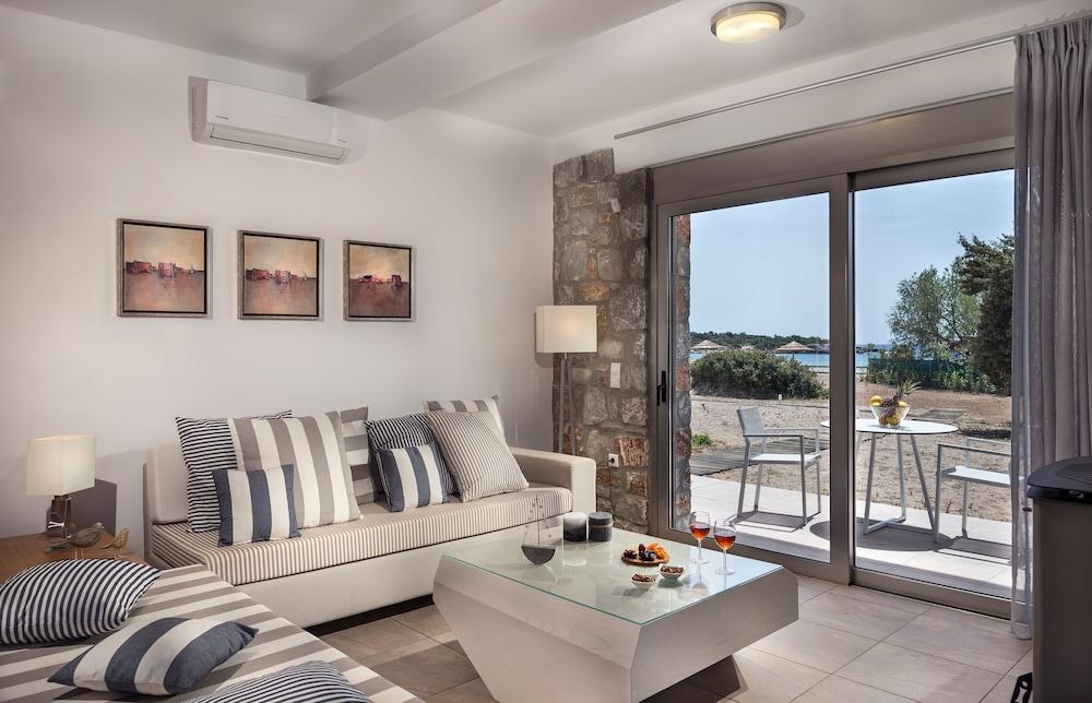Cedar Bay Beachside Villas Palaiochora Dış mekan fotoğraf