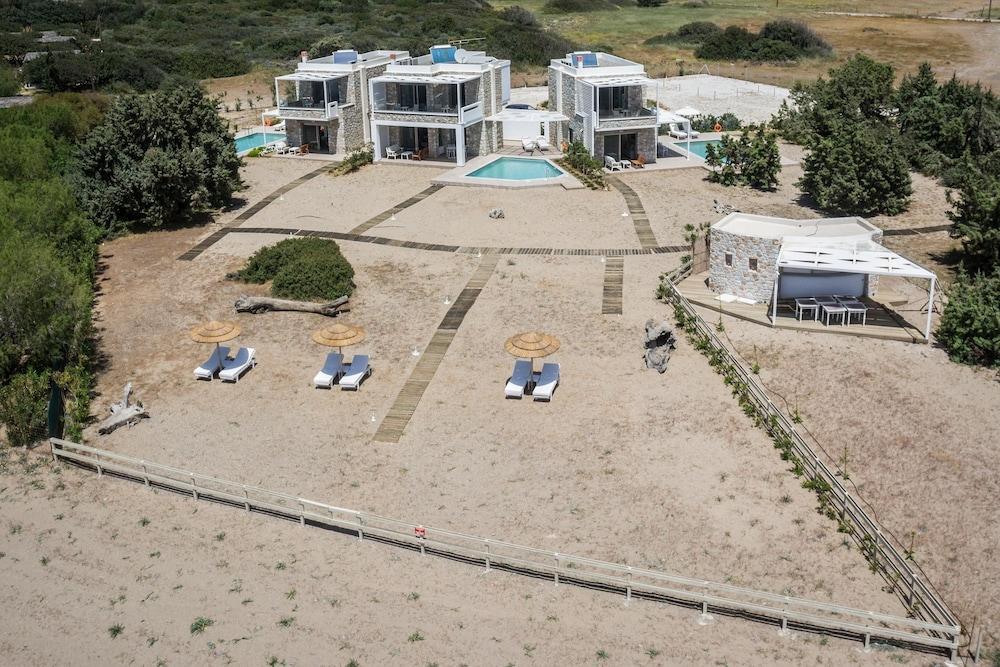 Cedar Bay Beachside Villas Palaiochora Dış mekan fotoğraf