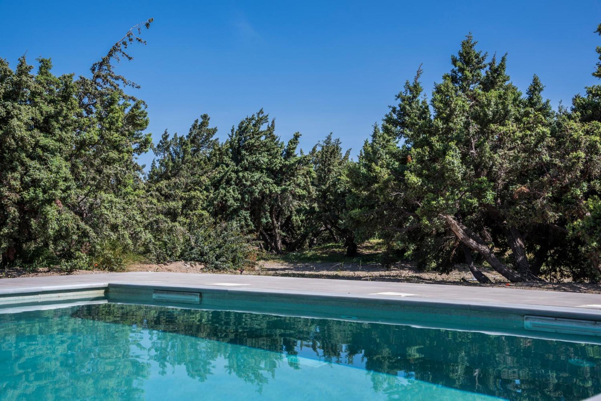 Cedar Bay Beachside Villas Palaiochora Dış mekan fotoğraf