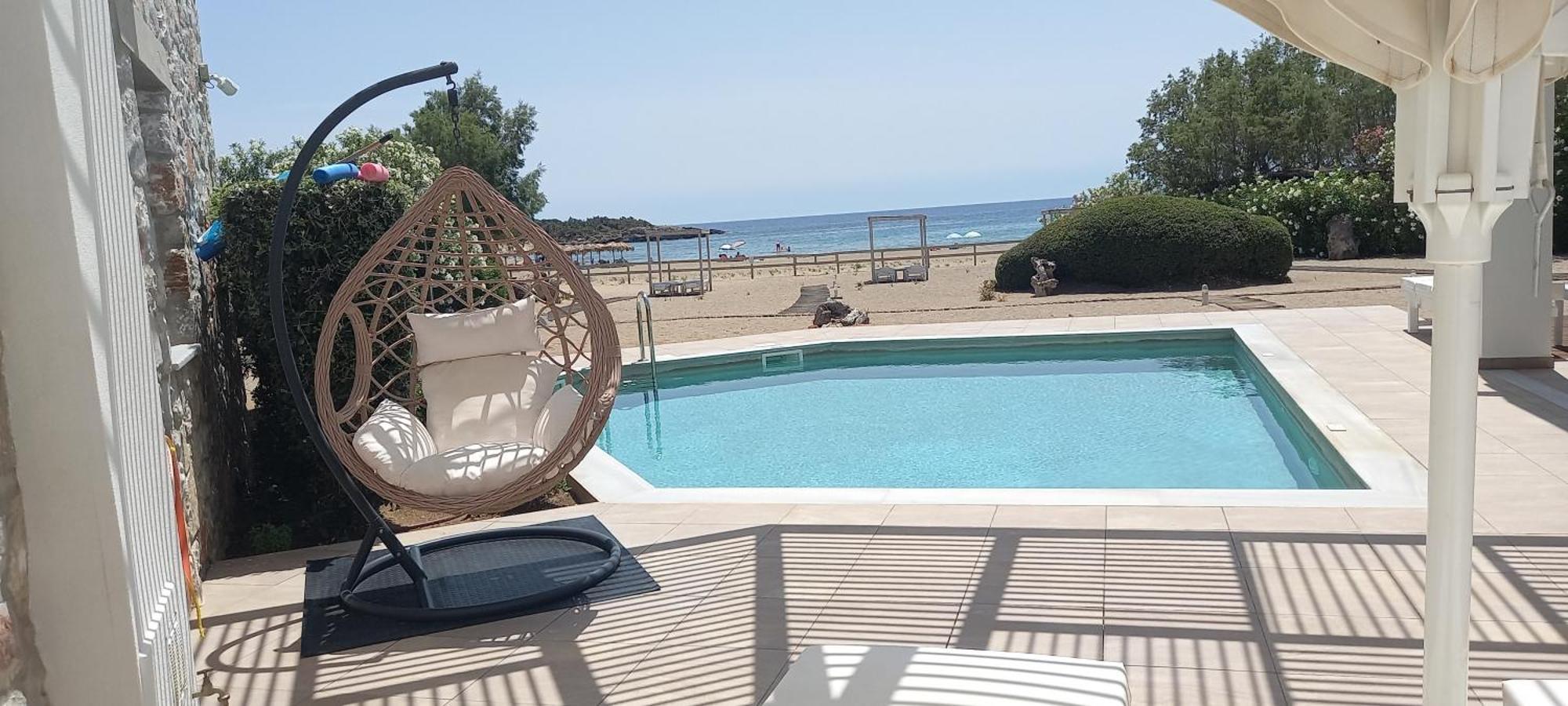 Cedar Bay Beachside Villas Palaiochora Dış mekan fotoğraf