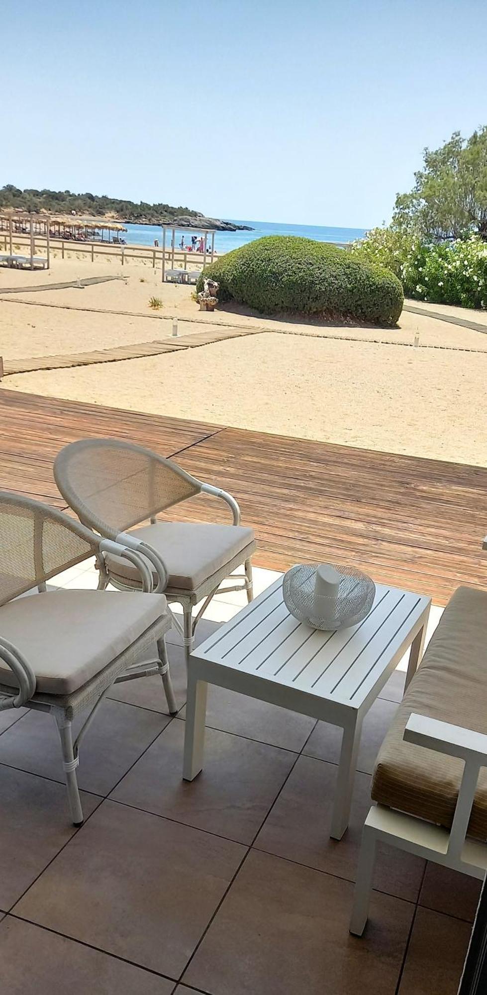 Cedar Bay Beachside Villas Palaiochora Dış mekan fotoğraf
