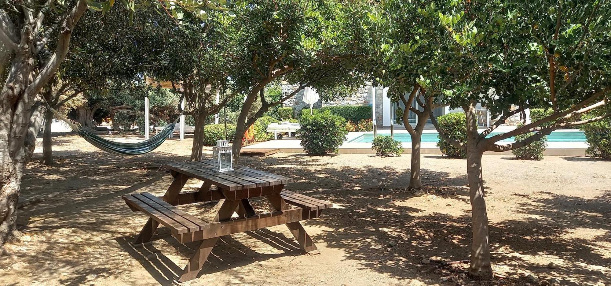 Cedar Bay Beachside Villas Palaiochora Dış mekan fotoğraf