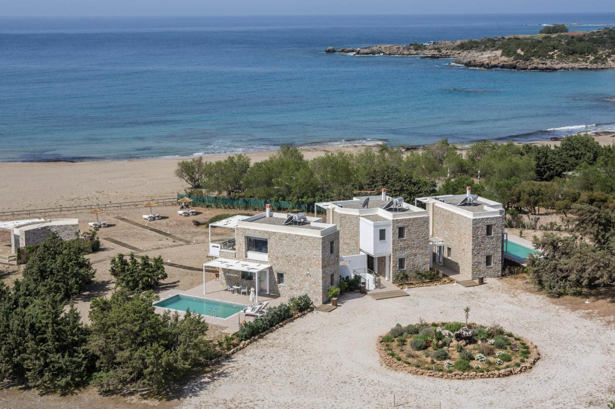 Cedar Bay Beachside Villas Palaiochora Dış mekan fotoğraf