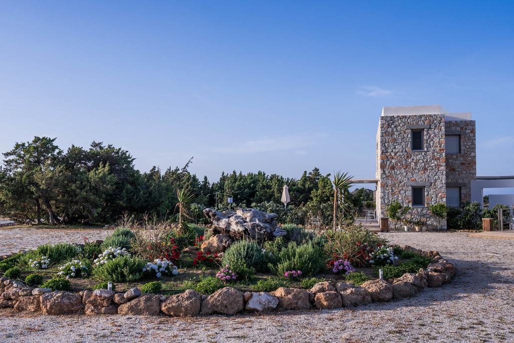 Cedar Bay Beachside Villas Palaiochora Dış mekan fotoğraf