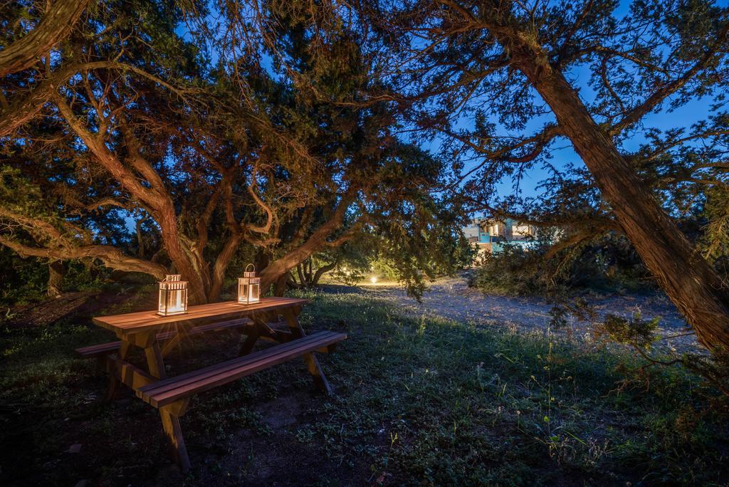 Cedar Bay Beachside Villas Palaiochora Dış mekan fotoğraf