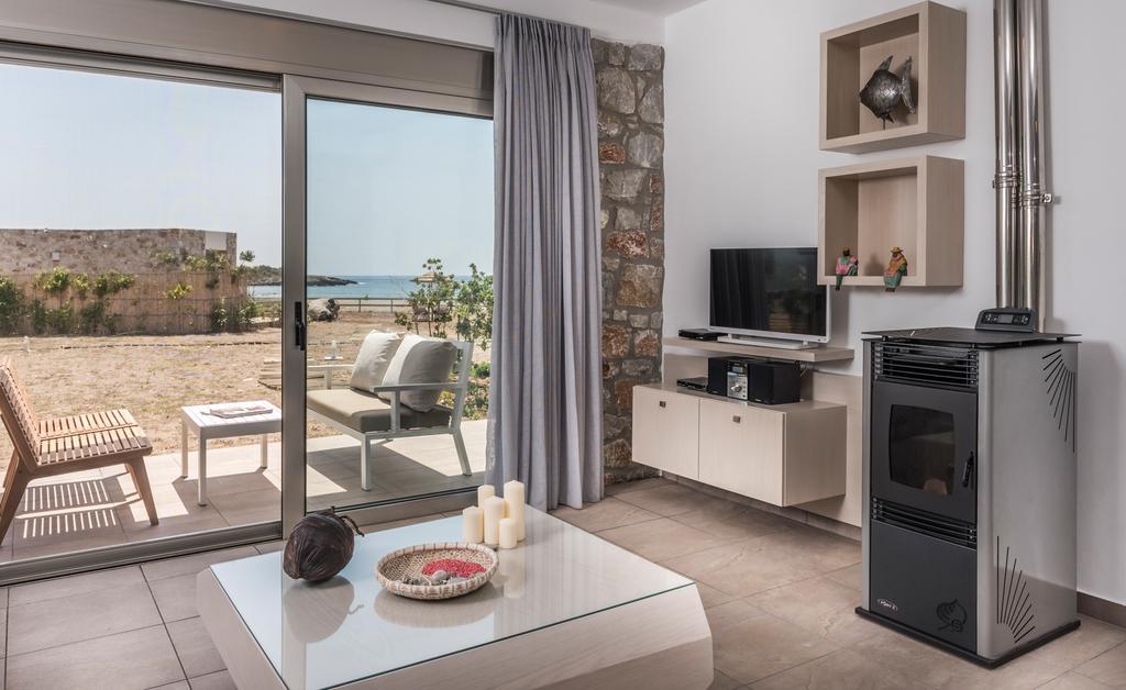 Cedar Bay Beachside Villas Palaiochora Dış mekan fotoğraf