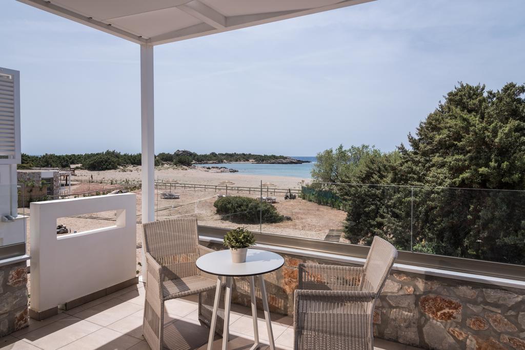 Cedar Bay Beachside Villas Palaiochora Dış mekan fotoğraf