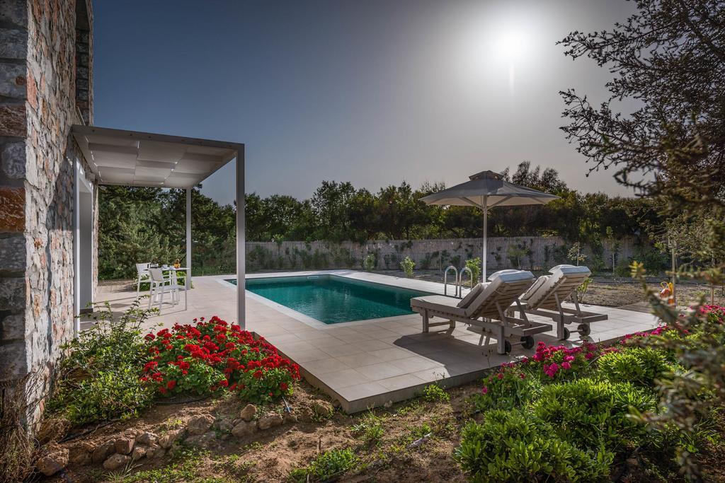Cedar Bay Beachside Villas Palaiochora Dış mekan fotoğraf