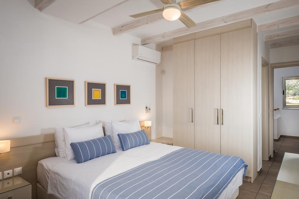 Cedar Bay Beachside Villas Palaiochora Dış mekan fotoğraf
