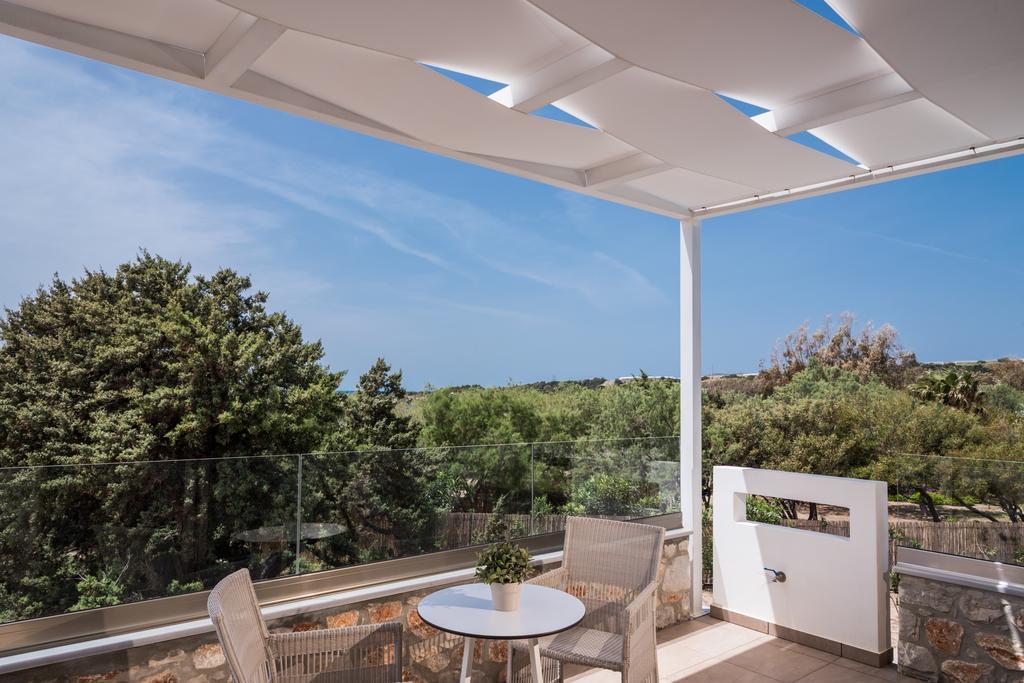 Cedar Bay Beachside Villas Palaiochora Dış mekan fotoğraf