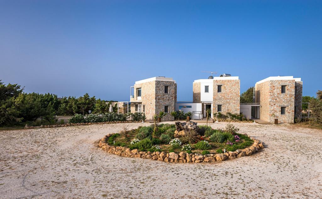 Cedar Bay Beachside Villas Palaiochora Dış mekan fotoğraf