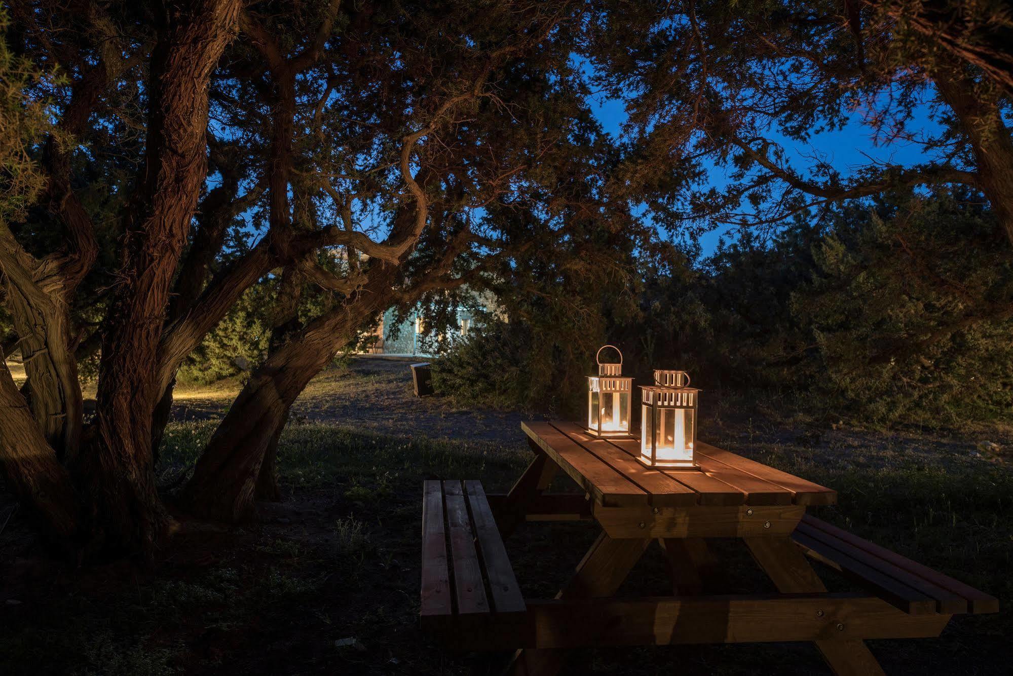 Cedar Bay Beachside Villas Palaiochora Dış mekan fotoğraf