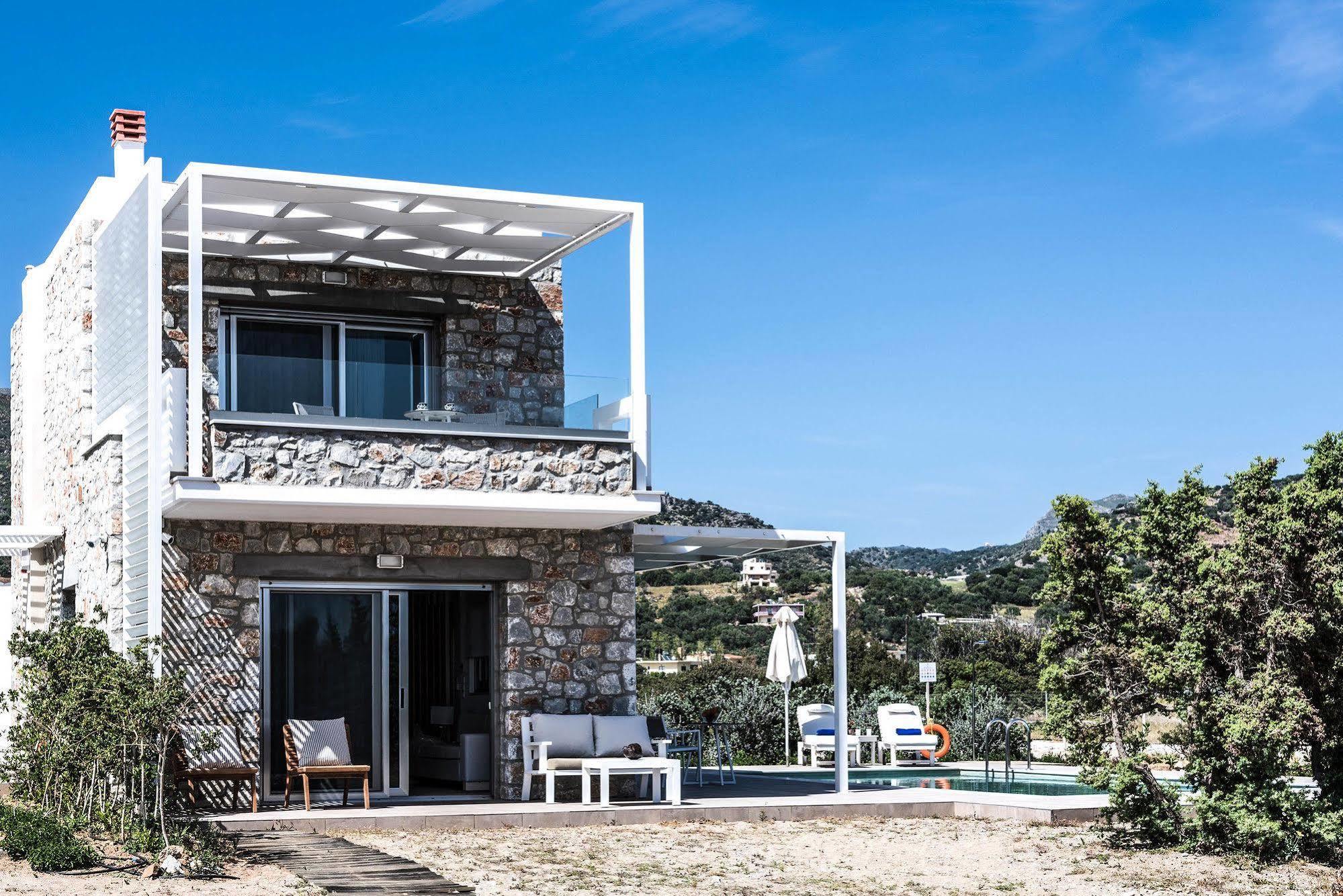 Cedar Bay Beachside Villas Palaiochora Dış mekan fotoğraf